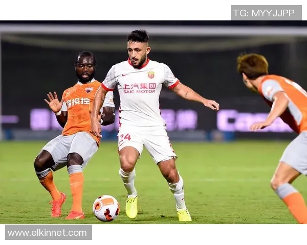 深圳足球队的崛起与发展探讨:意识形态对球队表现的影响分析 深圳足球队的崛起与发展探讨:意识形态对球队表现的影响分析